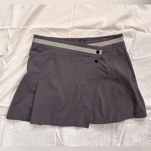 Size 6, Oakley brand skort